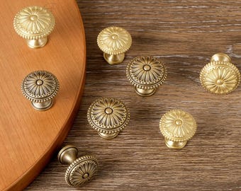 Boutons d'armoire victoriens en laiton antique, quincaillerie décorative rétro pour commode