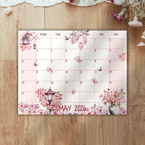 Calendrier de mai 2026 à imprimer Calendrier de mai avec fleurs de cerisier et motifs floraux Page de l'agenda de mai 2026 Calendrier de mai à imprimer
