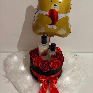 Box with stabilized red roses - Romantic gift idea for anniversary, Valentine&#39;s Day, birthday, girlfriend