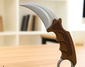 3D Printed Karambit Knife Prop - Custom Gamer Gift for Him, Video Game Cosplay Accessory, Gaming Room Decor Replica