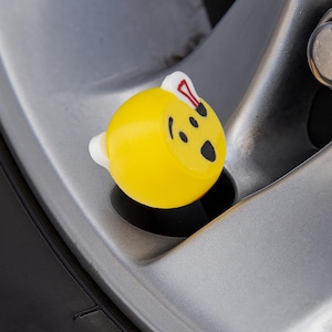 Lightbulb Idea Emoji Tire Valve Caps – Creative Fun Car Accessory | Unique Valve Stem Covers for Cars, Bikes Gift Pack Air Tight Seal O Ring