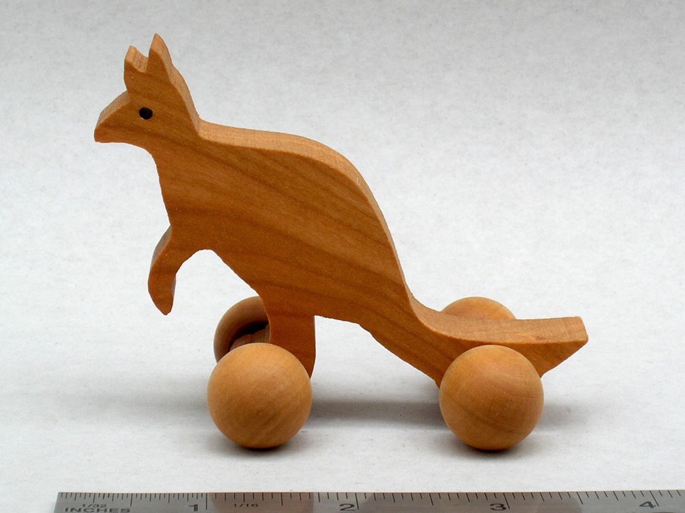 Kangaroo Wheel Toy Eco Friendly Wood Toy Kids Party Favor Wooden Anim…