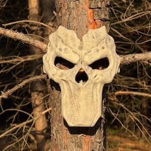 Skull Halloween Mask Bone Imitation – Gothic Skeleton Face Prop for Costume, Haunted House, Cosplay, Horror Decor, Scary Gift Idea