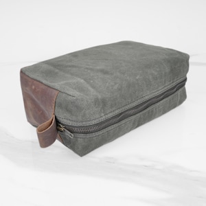 Olive Green Waxed Canvas Leather Dopp Kit: Men&#39;s Travel Toiletry Bag