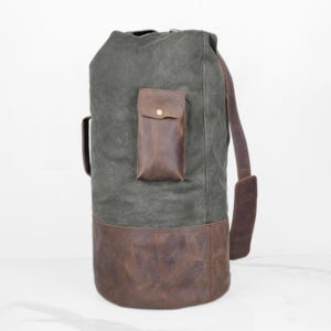 Olive green waxed canvas & leather convertible duffle bag, Travel bag, Overnight backpack, Camping bag, Shoulder bag, Vintage duffle bag.