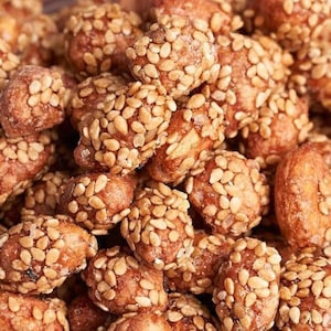 Honey Sesame Coated Peanuts: Crunchy Vegan Gourmet Snack