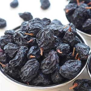 Sun-Dried Black Raisins with Seeds: Natural Sweet Dried Grapes