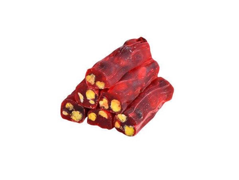 K&ouml;nnte beinhalten: Ein Stapel von sechs St&uuml;cken t&uuml;rkischen Honigs, einer traditionellen S&uuml;&szlig;ware. Die S&uuml;&szlig;igkeit hat eine leuchtend rote Farbe, mit sichtbaren Pistazien. Die St&uuml;cke sind auf wei&szlig;em Hintergrund gestapelt.