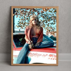Stevie Nicks Poster - 70er Jahre Boho Wand Kunst Frau im Auto - Retro Rock and Roll Print - Vintage Ästhetik Schlafzimmer Dekor für Musikliebhaber