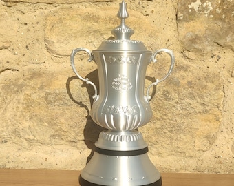 Réplica del trofeo de la Copa de Inglaterra: una pieza atemporal de la historia del fútbol