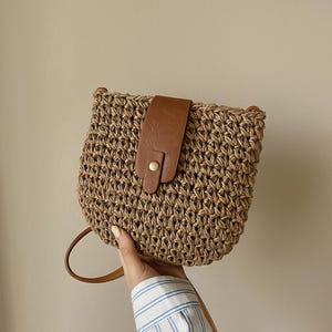 Boho Woven Straw Crossbody Bag for Women, Summer Beach Purse with Shoulder Strap, Lightweight Small Bag, Bohemian Travel Handbag