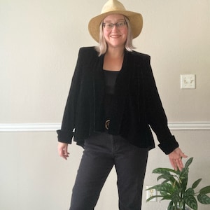 Vintage Black Velvet Jacket / 80s 90s Boho Hippie Long Sleeve Swing Jacket / Medium Large / Fall Winter Light Coat Evening Wear / 1990s Goth