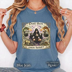 Kan je ook hijsen? T-shirt | Middeleeuwse heks gewichtheffen illustratie afbeelding 4