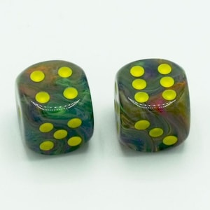 16mm d6 Festive Rio Dice with Yellow pips - pair of 2