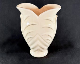 Vintage 1940s unmarked Nelson McCoy Leaf Pattern art deco style vase in gloss cream