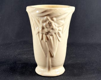 Vintage 1930s unmarked Nelson McCoy Pottery Vase Leaves Berries Flowers Blossoms in white/ivory Sanitary Stoneware