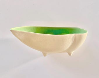 Vintage 1950s McCoy Capri line #207 light yellow textured, with gloss green interior, footed Boat Shaped Pedestal Planter