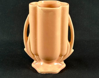 Vintage 1940s McCoy Vase Art Deco Shape #105 in peach color