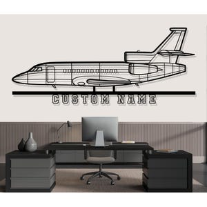 Arte de pared de metal con silueta de avión Dassault Falcon 900EX, decoración de pared de metal personalizada, arte de pared con silueta de avión personalizada, letrero con nombre personalizado, piloto