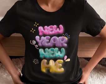 Camiseta "Año Nuevo, Yo Nuevo" / Gráfico de Letras Burbuja, Camiseta de Fiesta Pastel
