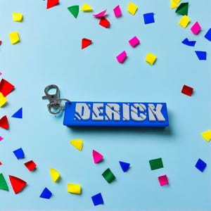 Personalized Keychain - Name Tags - Choose Design ( 1 to 10) and Color of your base and Text