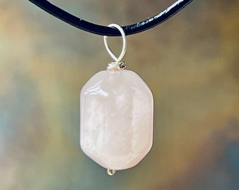 CHUNKY. rose quartz pendant. pink natural stone. stone charm. solitary.