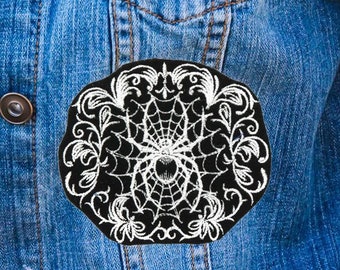 Spiderweb Filigraner Gothic Schwarz Weiß Aufnäher