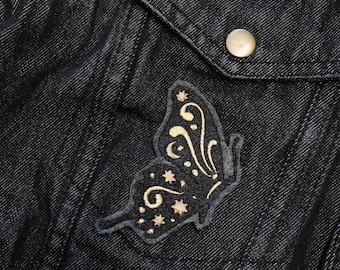 天空の蝶の刺繍アイロンパッチ