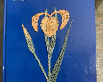 Close out sale Gekloppelte Blumen, Flowers in Bobbin Lace book by Barbara Fay Verlag. 24 Patterns. Hardcover 2004 Swedish & English. 29.50