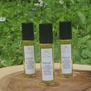Mezcla de aceites esenciales Focus en roll-on: aromaterapia orgánica y totalmente natural para mayor claridad y concentración