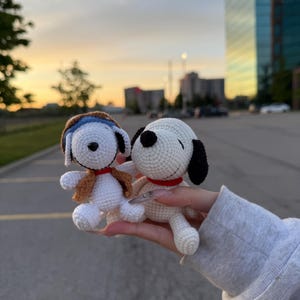 Handmade häkeln Snoopy Plüsch - weiche Baumwolle Amigurumi | Von Erdnüssen inspiriertes Hundespielzeug | Niedliches Geschenk für Fans & Sammler