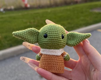 Baby Yoda Crochet Plush – Handmade Grogu Amigurumi | Star Fan Gift | Soft Yoda Doll | Kawaii Alien Toy