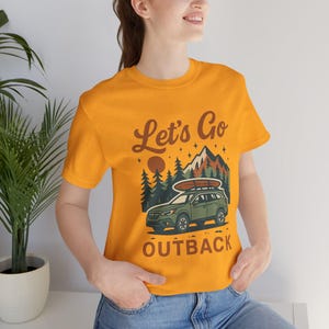 Camiseta Lets Go Outback - Camiseta retro de aventura para hombres y mujeres amantes de la naturaleza - Camiseta de senderismo Subaru Outback - Regalo ideal para viajes de camping y carretera imagen 18