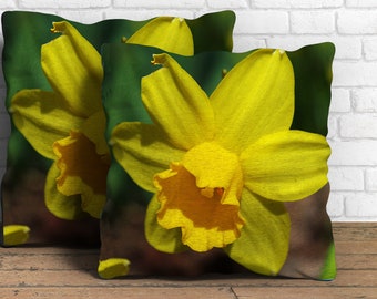 Daffodil throw pillow OR pillow cover, spring floral pillow, home decor, for use indoors