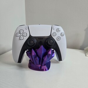 Crystal Controller Stand