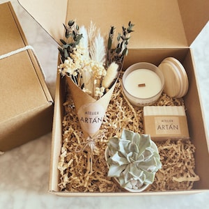 Gift Box with Dried Flower Bouquet, Soy Candle, Handmade Soap & Succulent - Gift for Women, Her, Friend, Mother's Day, Thank You Box