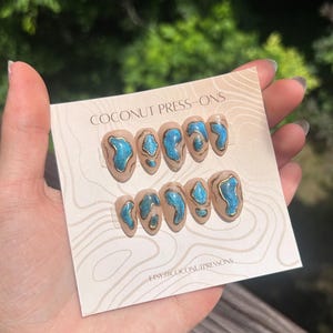 Blue cateye almond press on nails