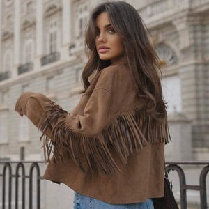 Women Suede Fringe Jacket – Western Rodeo Cowgirl Style Coat, Vintage Bohemian Festival Outfit, Classic Tassel Leather Outerwear