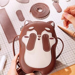 Ręcznie robiony zestaw DIY do tkania uroczej kreskówkowej torebki typu crossbody dla rodziców i dzieci dla kobiet, unikalna faktura skóry, prawdziwa skóra bydlęca, prezent dla niej