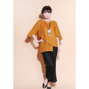 Ethnic Style Asymmetrical Linen Long Blouse with Accordion Folds/ 28 Colors/ RAMIES image 1