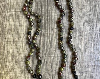 Mala de jaspe sangre de dragón con media luna de obsidiana