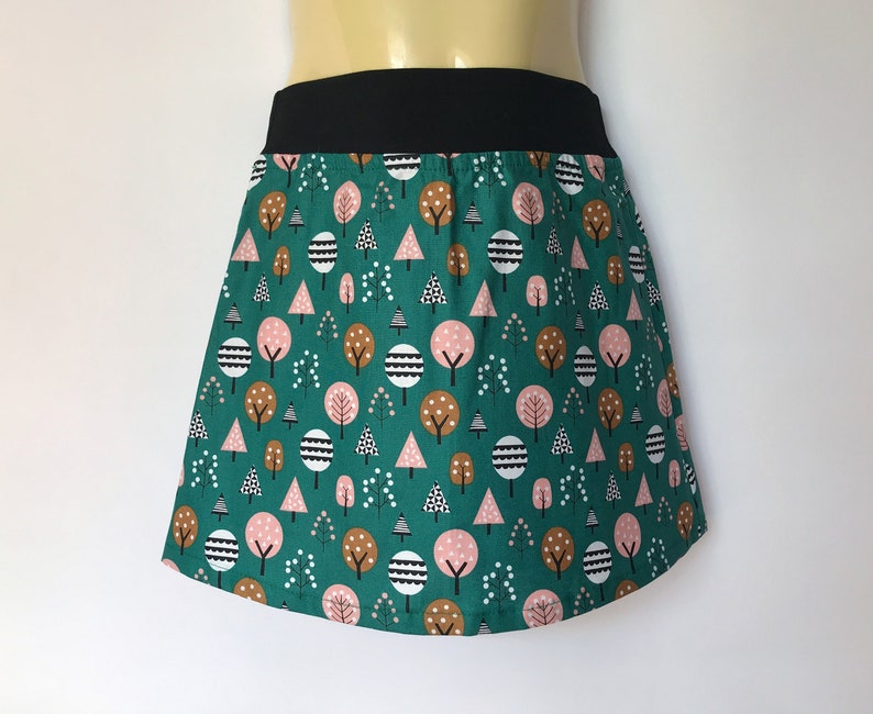 Green woodland print Elastic Waist A line Skirt girls sizes 2 /& 4 retro