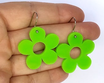 Retro Daisy Earrings - laser cut acrylic - flower power, 60s mod, green