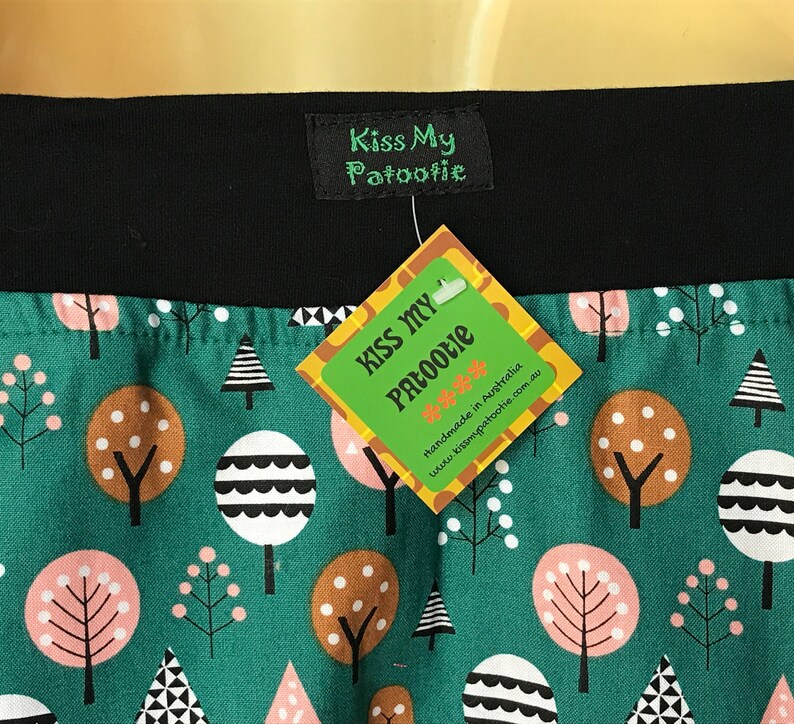 Green woodland print Elastic Waist A line Skirt girls sizes 2 /& 4 retro