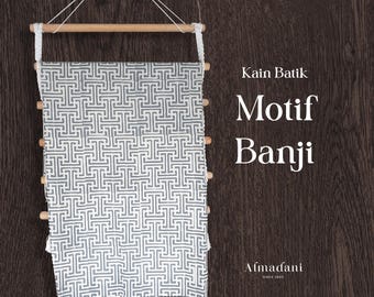 Tela batik con estampado de bloques, teñida a mano con tintes naturales, ideal para confección de prendas y tapices – Estampado "Banji"