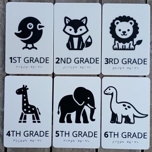 Juego de letreros para aulas de primaria, de 1.º a 6.º grado, con letras en relieve y braille, cumple con la ADA, 15 x 23 cm