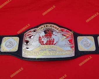 NWA National Tag Team Championship-titelriem 4 mm zinkplaat Echte leren band volwassen maat Met prachtig handgereedschap.