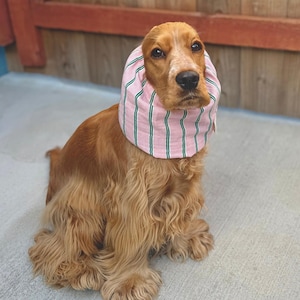 Gorro de verano para perros, ideal para cocker spaniel, suave y transpirable, cubre orejas para cavalier y basset hound. Algodón muselina, rayas rosas, tallas XS a L, ajustable. imagen 3