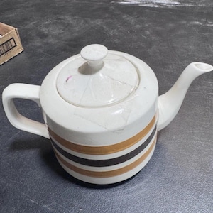 Teapot, Carrigaline, Colleen Striped Teapot, Mid Century Ireland Pottery Vintage