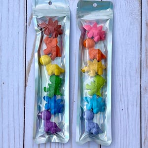 Set of 6 dinosaur crayons, party favors, stocking stuffer, student gift